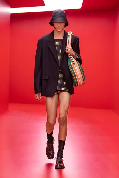 Look 4